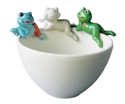 Randfigur: Liegender Frosch
