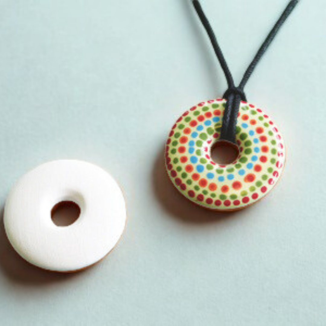 Rohkeramik, Anhänger in Donut-Form